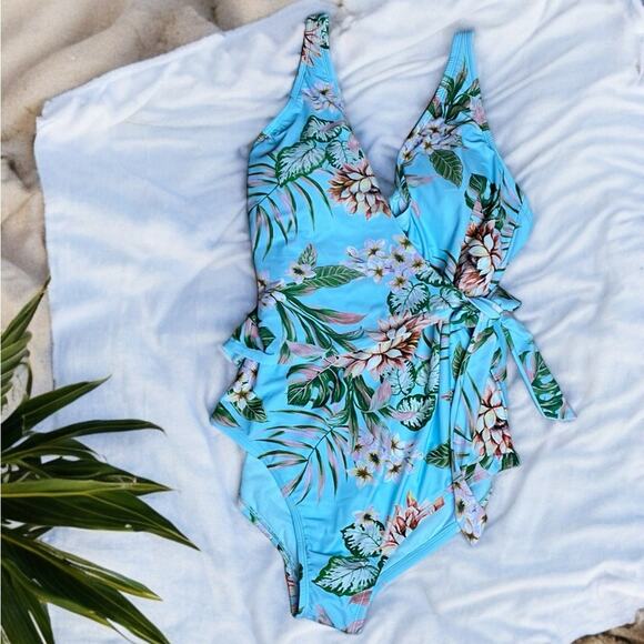 Kona Sol Wrap Front  Light Blue Floral One Piece Size L NWT - Picture 3 of 11